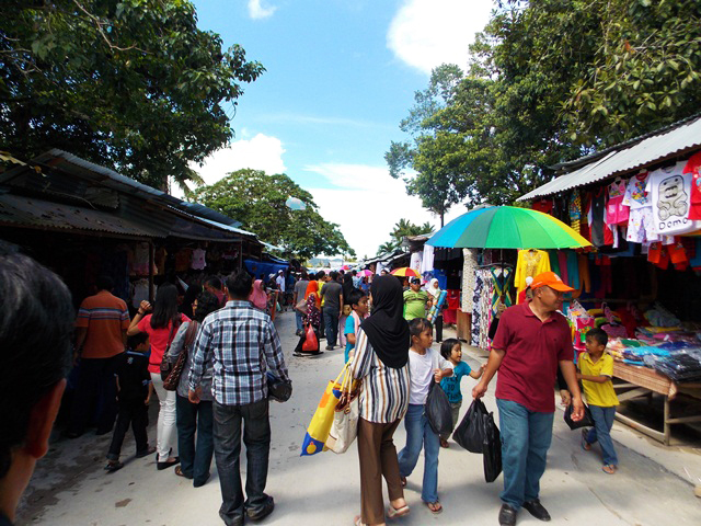 Serikin Shopping with Tasik Biru & Siniawan Day Trip